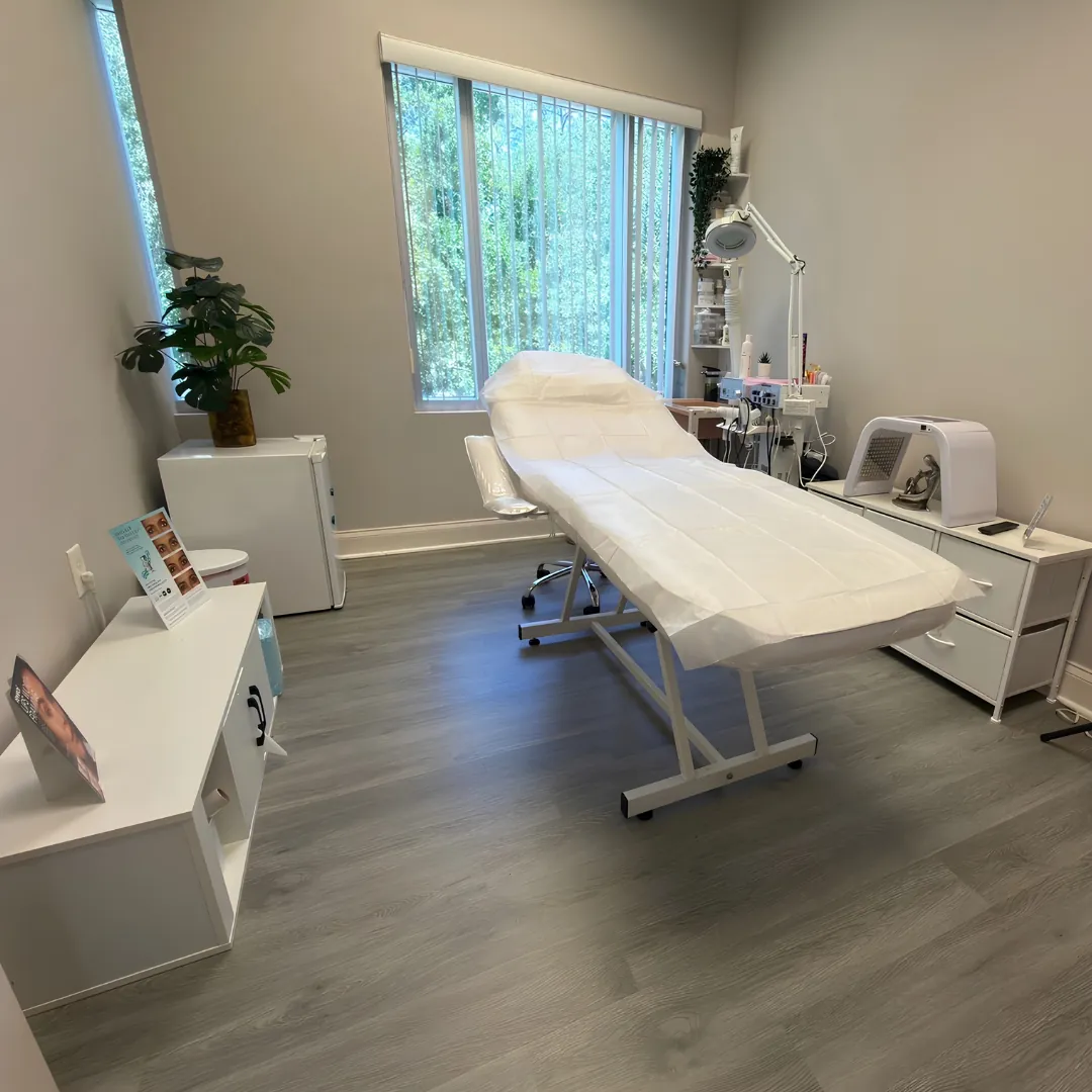 Body aesthetics treatment room at VeneHealth Orlando